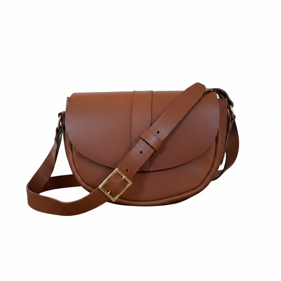 Sac marron à bandoulière Monsieur J sur fond blanc, focus produit