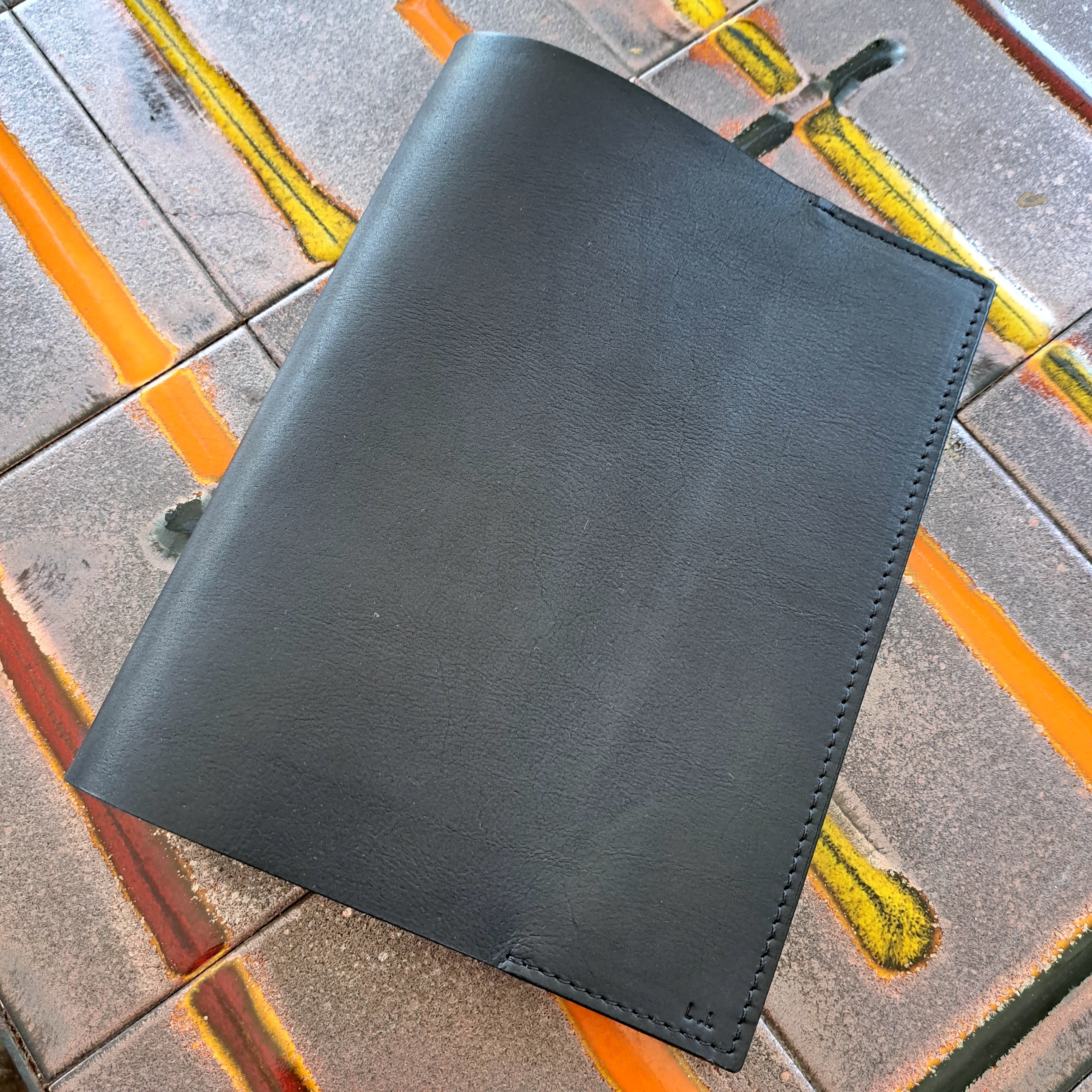 Couvre Livre cuir - Monsieur J 