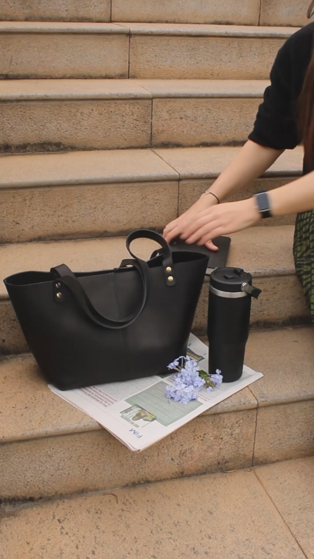 Vidéo mise en situation du sac Anna noir - Monsieur J