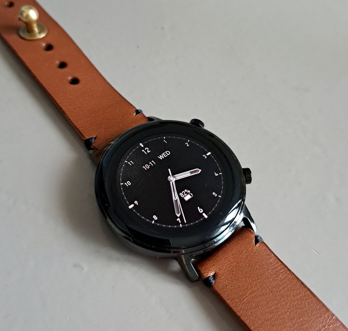 Bracelet de montre marron - Monsieur J, focus sur la fixation avec la montre 