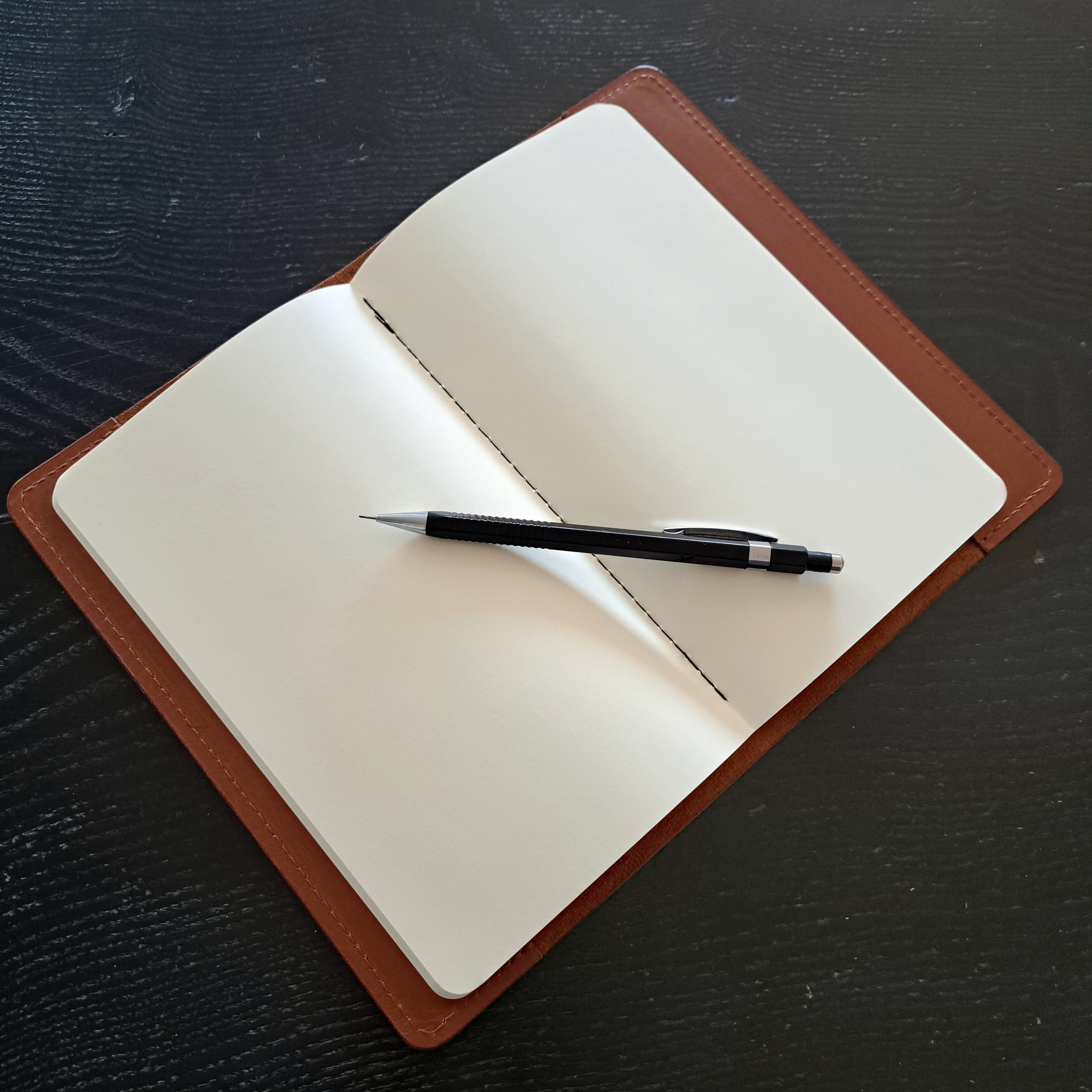 Protège carnet - Monsieur J 